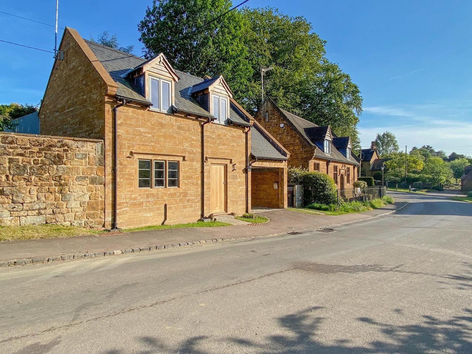 Finch Cottage Farnborough  Buitenkant foto